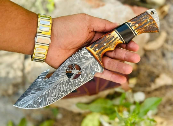9" inches HAND FORGED Full Tang Feather Pattern Damascus Steel Gut Hook Hunting Knife + leather sheath