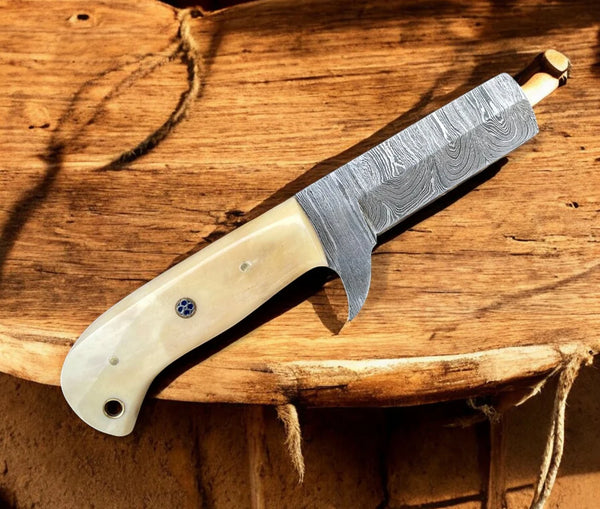 Top-Rated Bull Riding Knife – Secure Belt Sheath for Easy Access